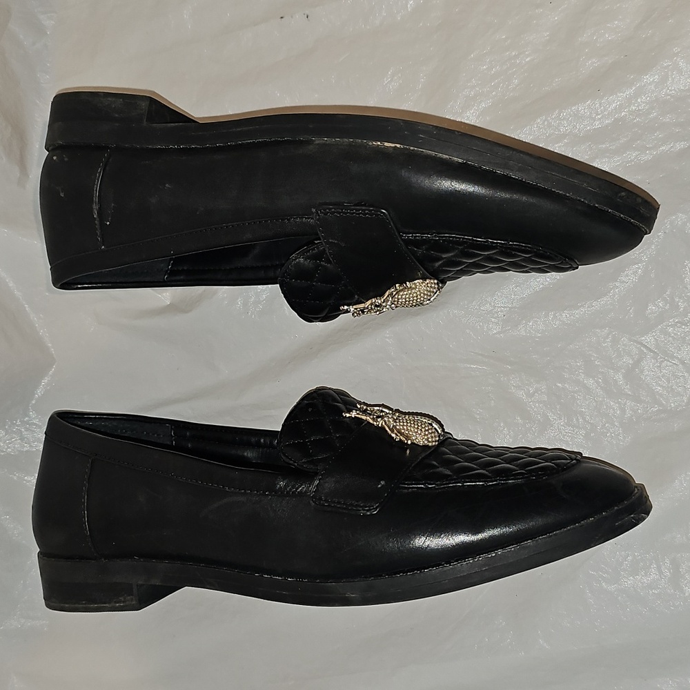 gianni bini Women's 9.5M Black Loafers with Beetle Embellishment Used - Picture 11 of 15
